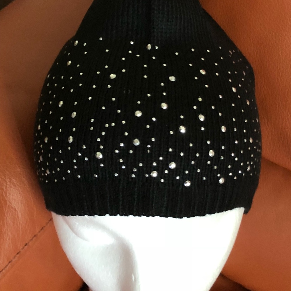Beanie - Picture 2 of 4